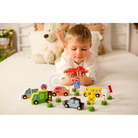 TOOKY TOY Zestaw Drewnianych Pojazdów i Znaków Drogowych TOOKY TOY Zestaw Drewnianych Pojazdów i Znaków Drogowych