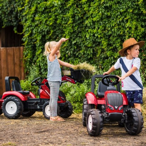 FALK Traktorek Czerwony Valtra S4 na Pedały z Przyczepką od 3 Lat FALK Traktorek Czerwony Valtra S4 na Pedały z Przyczepką od 3 Lat