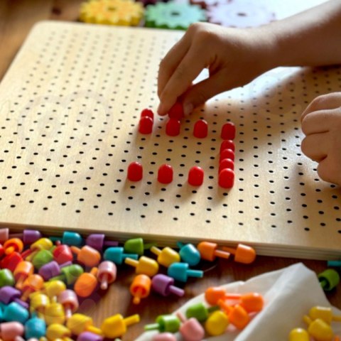 TOOKY TOY Mozaika Montessori Układanka z Pinezkami Wpinaczka 88 el. TOOKY TOY Mozaika Montessori Układanka z Pinezkami Wpinaczka 88 el.