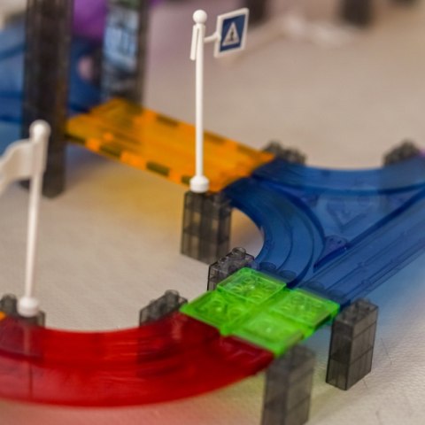 WOOPIE Magnetyczny Tor Samochodowy Wyścigowy + Autko 137 El. WOOPIE Magnetyczny Tor Samochodowy Wyścigowy + Autko 137 El.