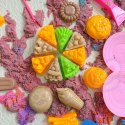 WOOPIE Piasek Kinetyczny 6 Kolorów 1,2 kg Zestaw Restauracja Stolik z Foremkami